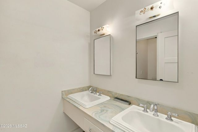 2544 W Calle Tonala, Tucson, AZ 85745