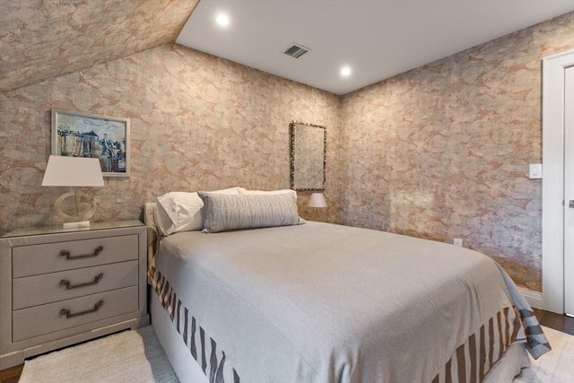 4 Joy St PH, Boston, MA 02108