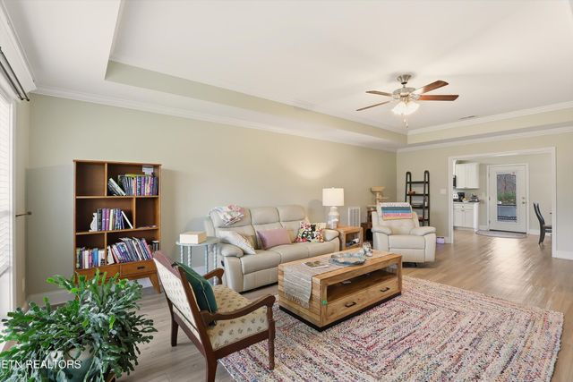 530 Roper Way, Walland, TN 37886