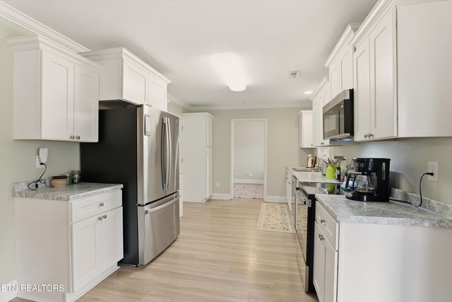 530 Roper Way, Walland, TN 37886