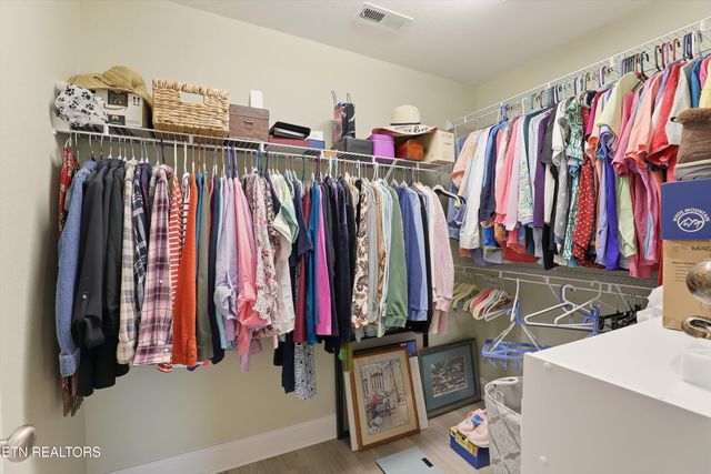 530 Roper Way, Walland, TN 37886