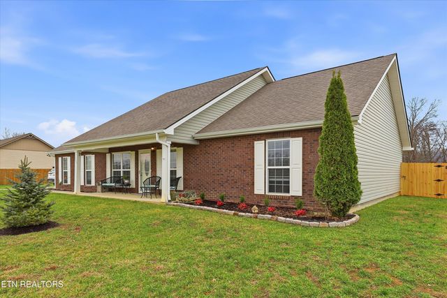 530 Roper Way, Walland, TN 37886