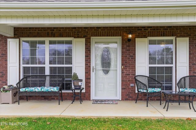 530 Roper Way, Walland, TN 37886