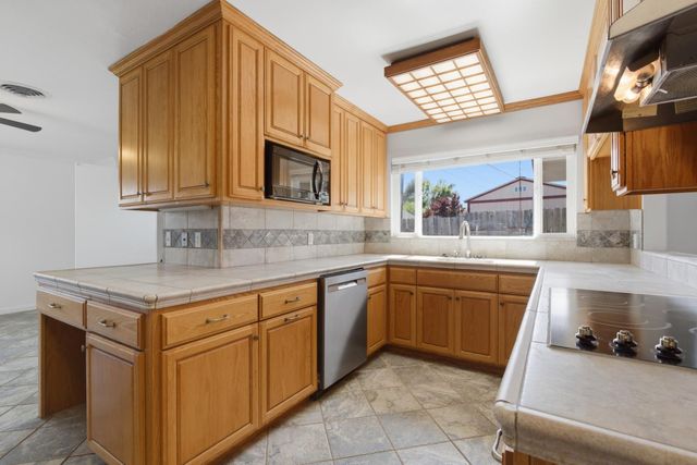 404 Mesa St, Wheatland, CA 95692