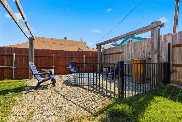 404 Mesa St, Wheatland, CA 95692