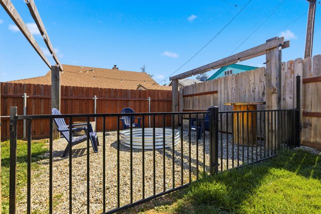 404 Mesa St, Wheatland, CA 95692