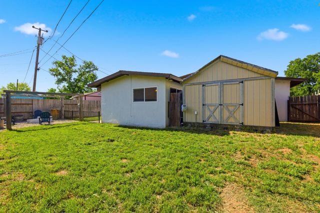 404 Mesa St, Wheatland, CA 95692