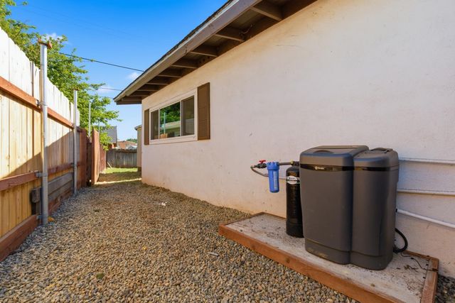 404 Mesa St, Wheatland, CA 95692