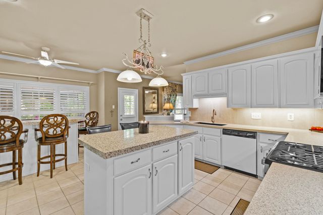 5301 Timber Creek Cir, North Little Rock, AR 72116