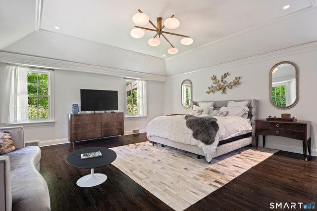 25 Father Peters Lane, New Canaan, CT 06840