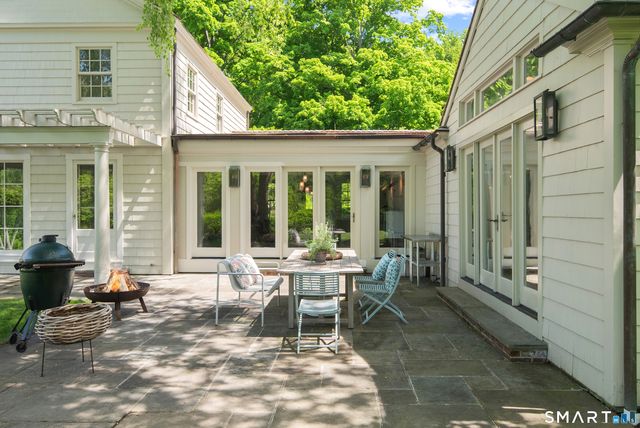 25 Father Peters Lane, New Canaan, CT 06840
