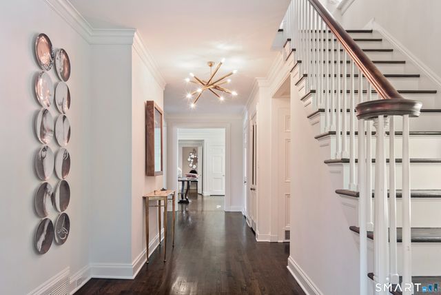 25 Father Peters Lane, New Canaan, CT 06840