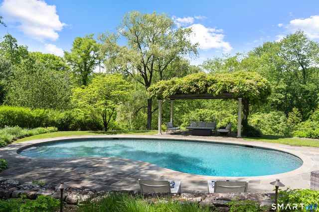25 Father Peters Lane, New Canaan, CT 06840