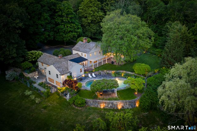 25 Father Peters Lane, New Canaan, CT 06840