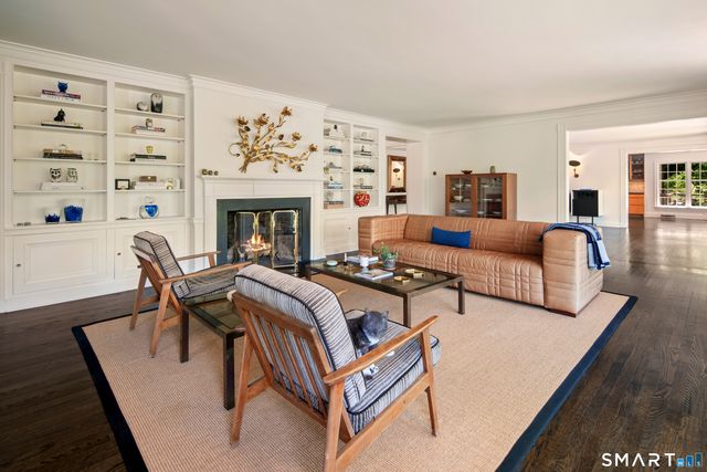 25 Father Peters Lane, New Canaan, CT 06840