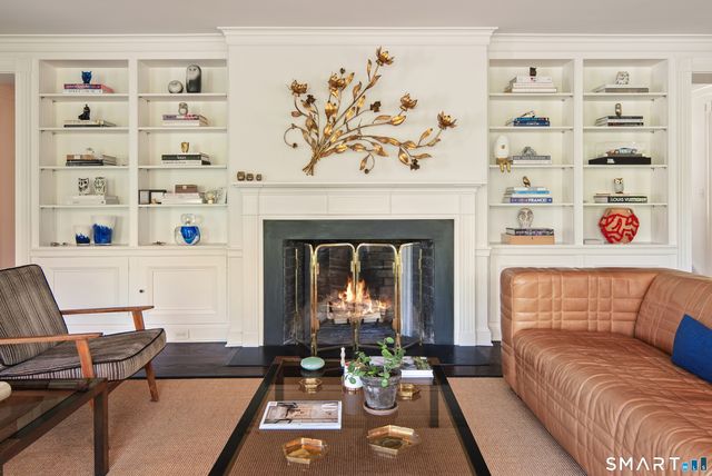 25 Father Peters Lane, New Canaan, CT 06840