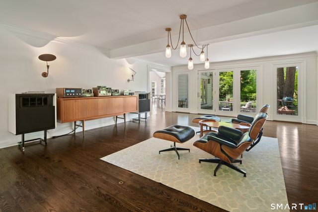 25 Father Peters Lane, New Canaan, CT 06840