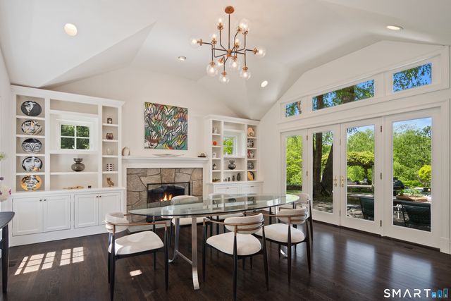 25 Father Peters Lane, New Canaan, CT 06840