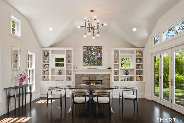25 Father Peters Lane, New Canaan, CT 06840