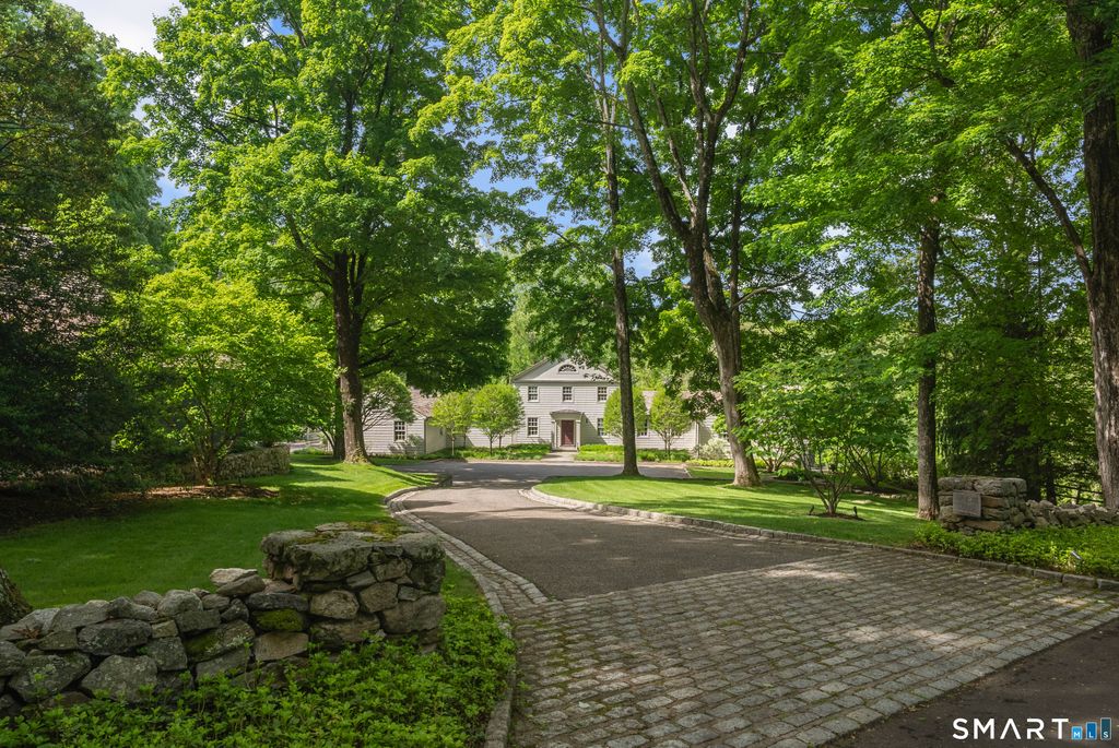 25 Father Peters Lane, New Canaan, CT 06840