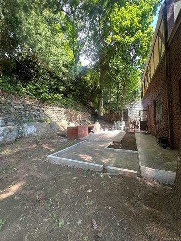 55 Brookdale Drive, Yonkers, NY 10710