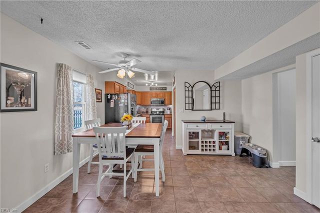 5144 Edon Hall LN, Virginia Beach, VA 23464