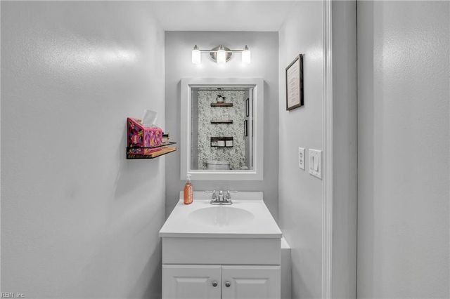 5144 Edon Hall LN, Virginia Beach, VA 23464