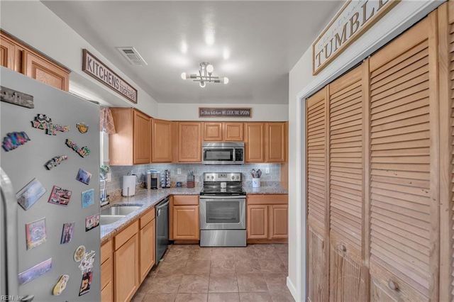 5144 Edon Hall LN, Virginia Beach, VA 23464