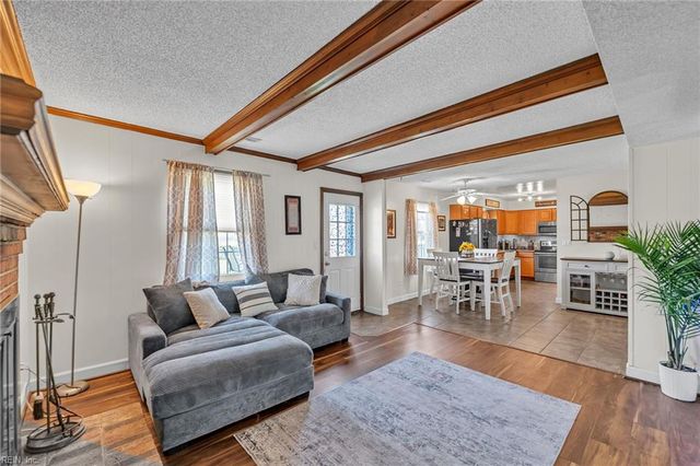 5144 Edon Hall LN, Virginia Beach, VA 23464