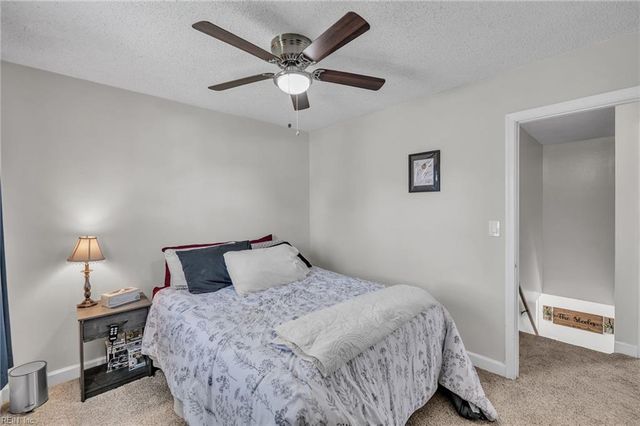 5144 Edon Hall LN, Virginia Beach, VA 23464