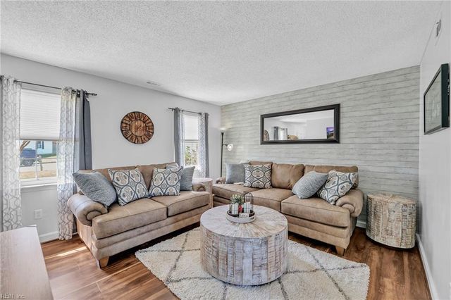 5144 Edon Hall LN, Virginia Beach, VA 23464