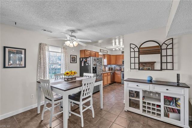 5144 Edon Hall LN, Virginia Beach, VA 23464