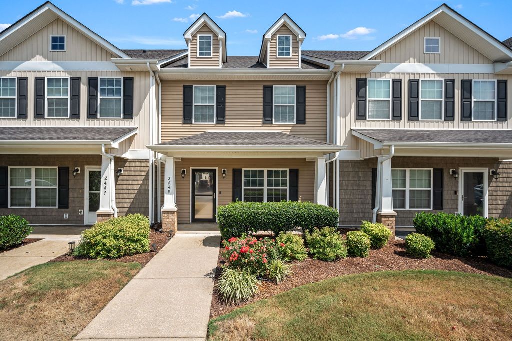 2449 New Holland Cir, Murfreesboro, TN 37128