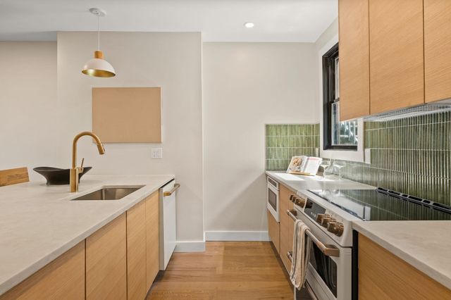 18 Yale Terrace 2, Boston, MA 02130