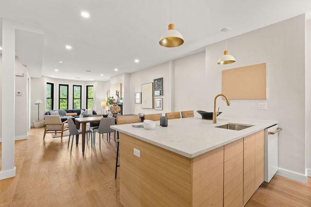 18 Yale Terrace 2, Boston, MA 02130