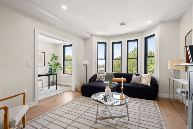 18 Yale Terrace 2, Boston, MA 02130