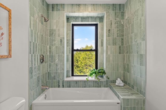 18 Yale Terrace 2, Boston, MA 02130