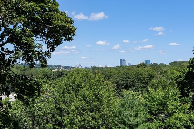 18 Yale Terrace 2, Boston, MA 02130