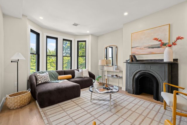 18 Yale Terrace 2, Boston, MA 02130