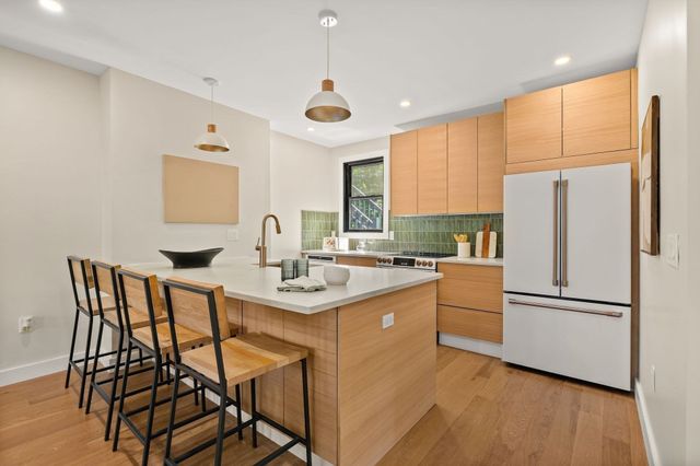 18 Yale Terrace 2, Boston, MA 02130
