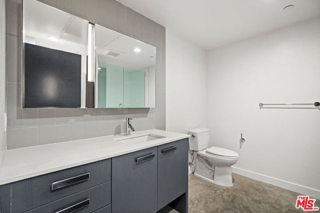 10810 Palms Boulevard 303, Los Angeles, CA 90034