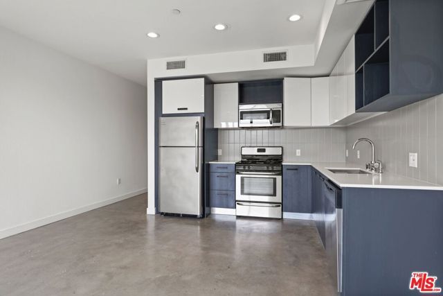 10810 Palms Boulevard 303, Los Angeles, CA 90034