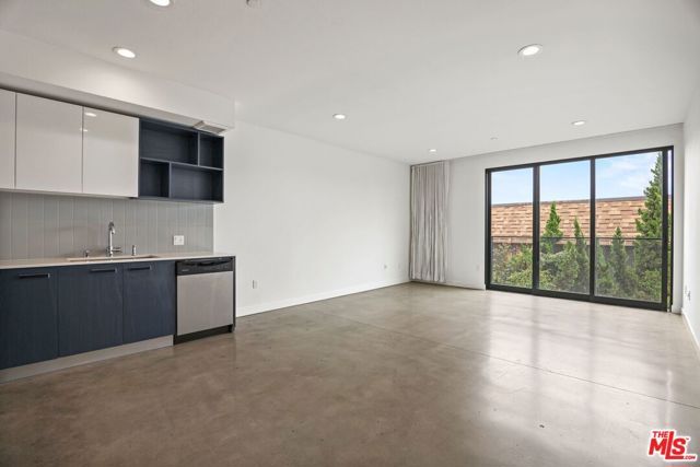 10810 Palms Boulevard 303, Los Angeles, CA 90034