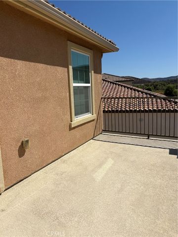 32865 Marin Fields Rd, Temecula, CA 92596