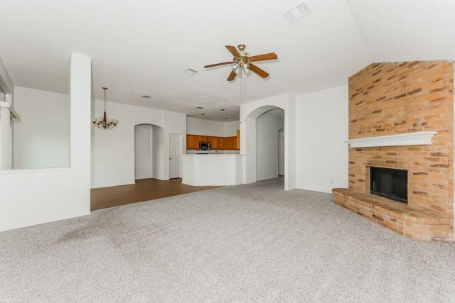 5051 Showdown Lane, Grand Prairie, TX 75052