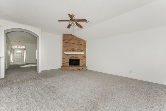 5051 Showdown Lane, Grand Prairie, TX 75052