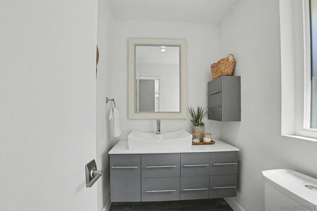 3503 Udall, San Diego, CA 92106