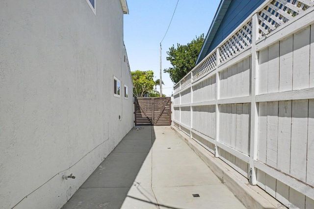 3503 Udall, San Diego, CA 92106