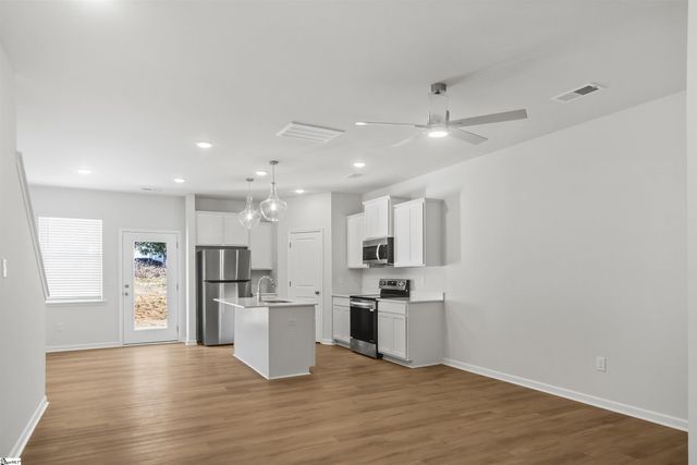 32 Stoneview Way, Taylors, SC 29687
