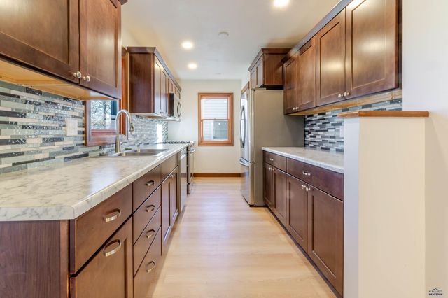 214 E ST ANNE, Rapid City, SD 57701